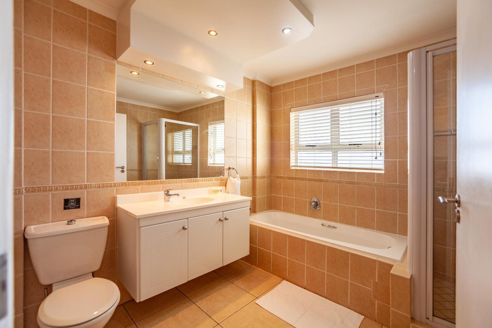 Luxury Ocean View Beachfront 2 Bed Apartment -206 The Waves, Blouberg, Cape Town Bloubergstrand Exteriör bild